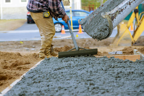 Best Concrete Sidewalk Installation  in Fridley, MN